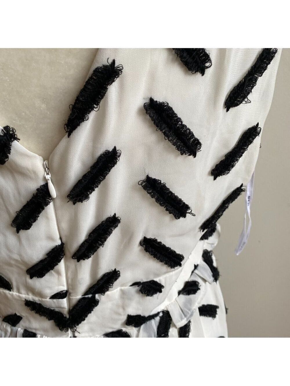 Ali + Jay A-line embroidered dress BNWOT sz Large black white ruffle hem - Picture 6 of 10